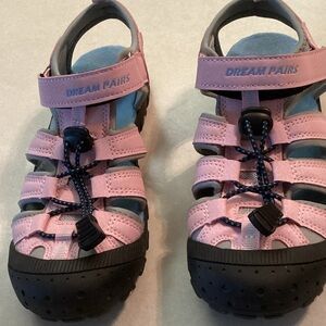 Dream Pairs Pink and Black Kids Sandals size 4